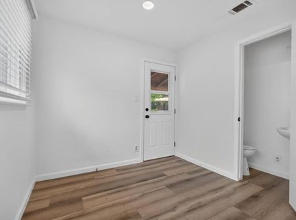 2041 Bowling Green Dr, Sacramento, CA 95825 Photo