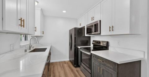 2041 Bowling Green Dr, Sacramento, CA 95825 Photo