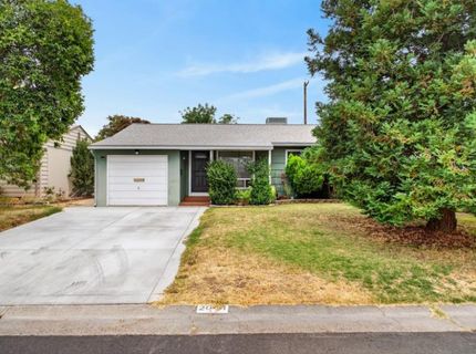 2041 Bowling Green Dr, Sacramento, CA 95825 Photo