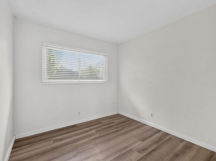 2041 Bowling Green Dr, Sacramento, CA 95825 Photo