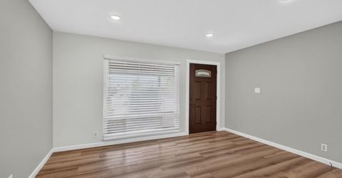 2041 Bowling Green Dr, Sacramento, CA 95825 Photo