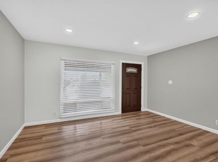 2041 Bowling Green Dr, Sacramento, CA 95825 Photo