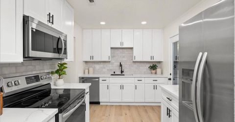 3318 Horseshoe Dr, Sacramento, CA 95821 Photo
