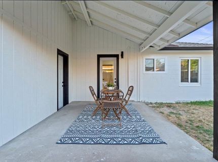3318 Horseshoe Dr, Sacramento, CA 95821 Photo