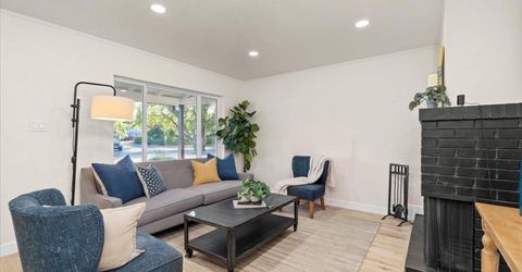 3318 Horseshoe Dr, Sacramento, CA 95821 Photo