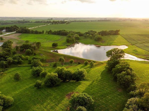 15701 Bear Creek Rd., Dexter, IA 50072