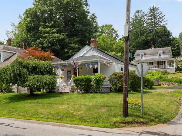 29 Pleasant St., Spencer, MA 01562