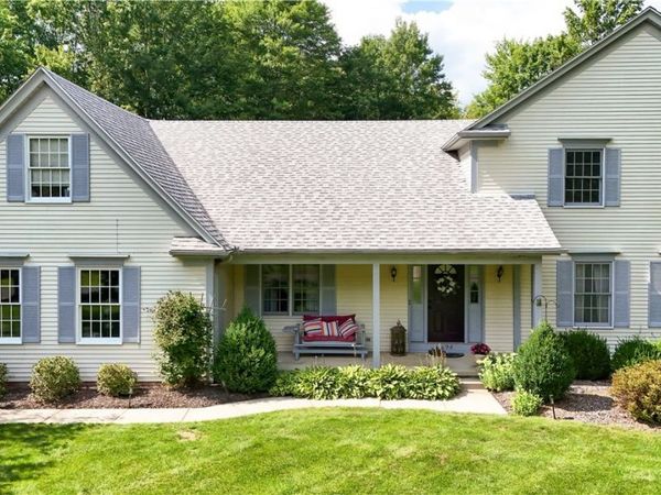 698 Deep Woods Drive, Aurora, OH 44202