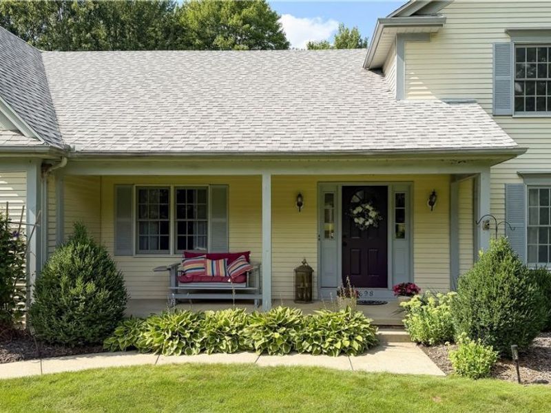 698 Deep Woods Drive, Aurora, OH 44202 Photo 2