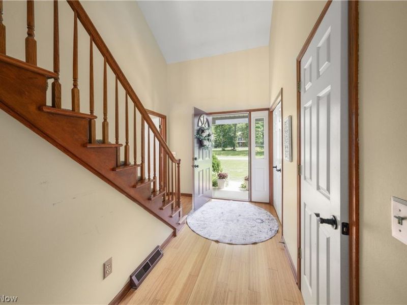 698 Deep Woods Drive, Aurora, OH 44202 Photo 3