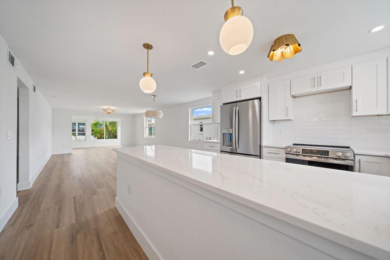683 Spanish Drive S, Unit 214, Longboat Key, FL 34228 Photo