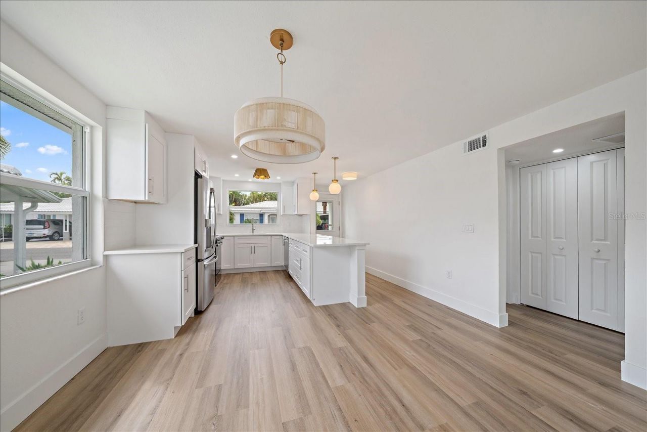 683 Spanish Drive S, Unit 214, Longboat Key, FL 34228 Photo
