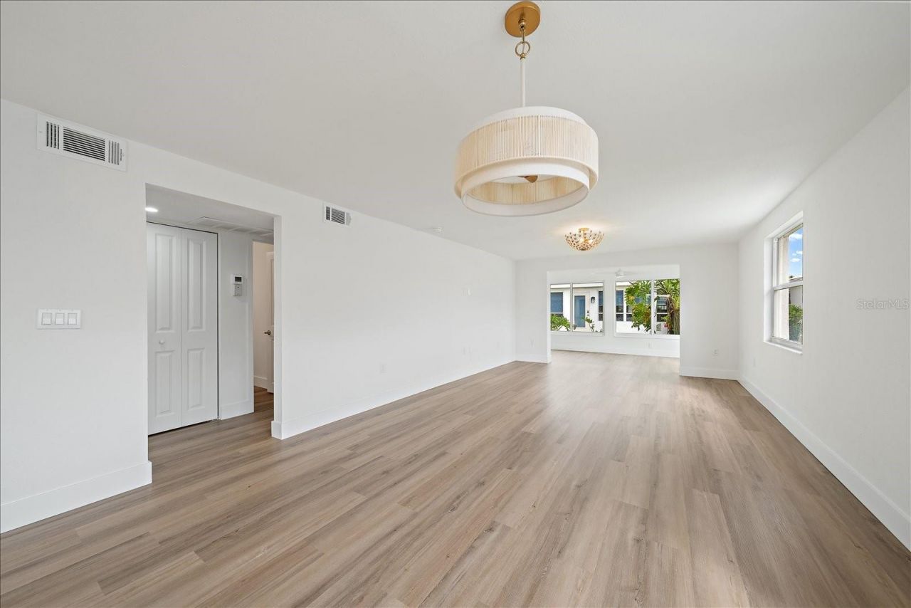 683 Spanish Drive S, Unit 214, Longboat Key, FL 34228 Photo