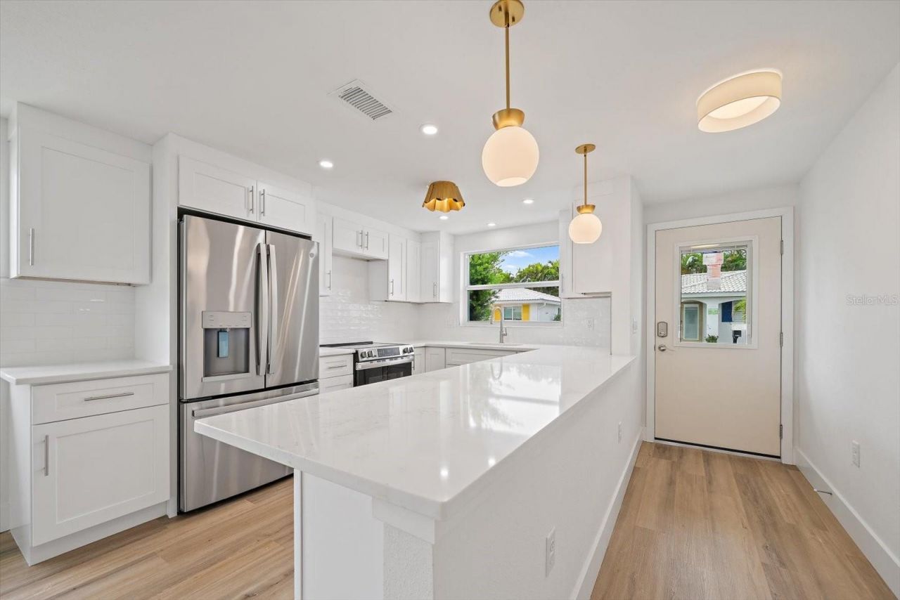 683 Spanish Drive S, Unit 214, Longboat Key, FL 34228 Photo