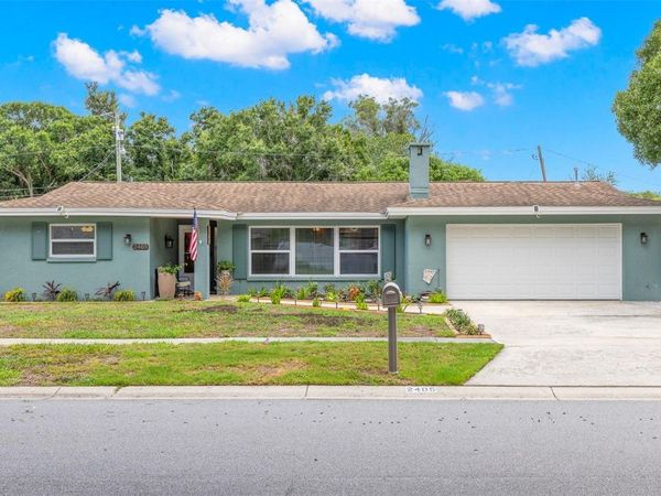 2405 SUMMERLIN DRIVE, CLEARWATER, FL 33764