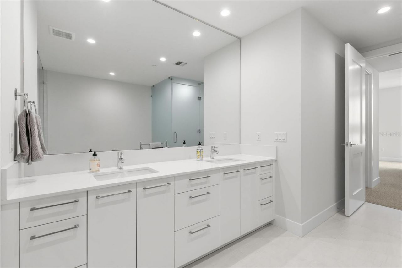 301 1st Street S, Unit 1204, Saint Petersburg, FL 33701 Photo