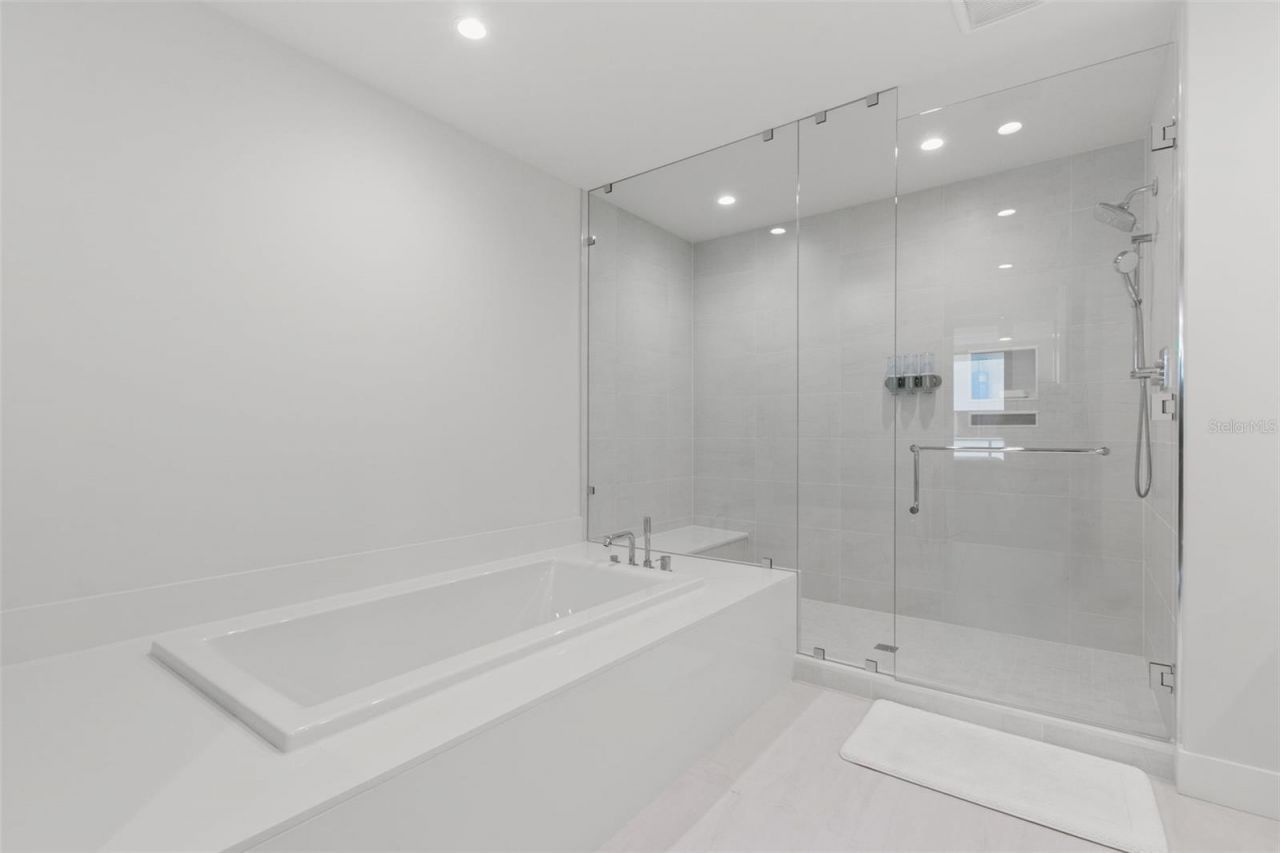 301 1st Street S, Unit 1204, Saint Petersburg, FL 33701 Photo