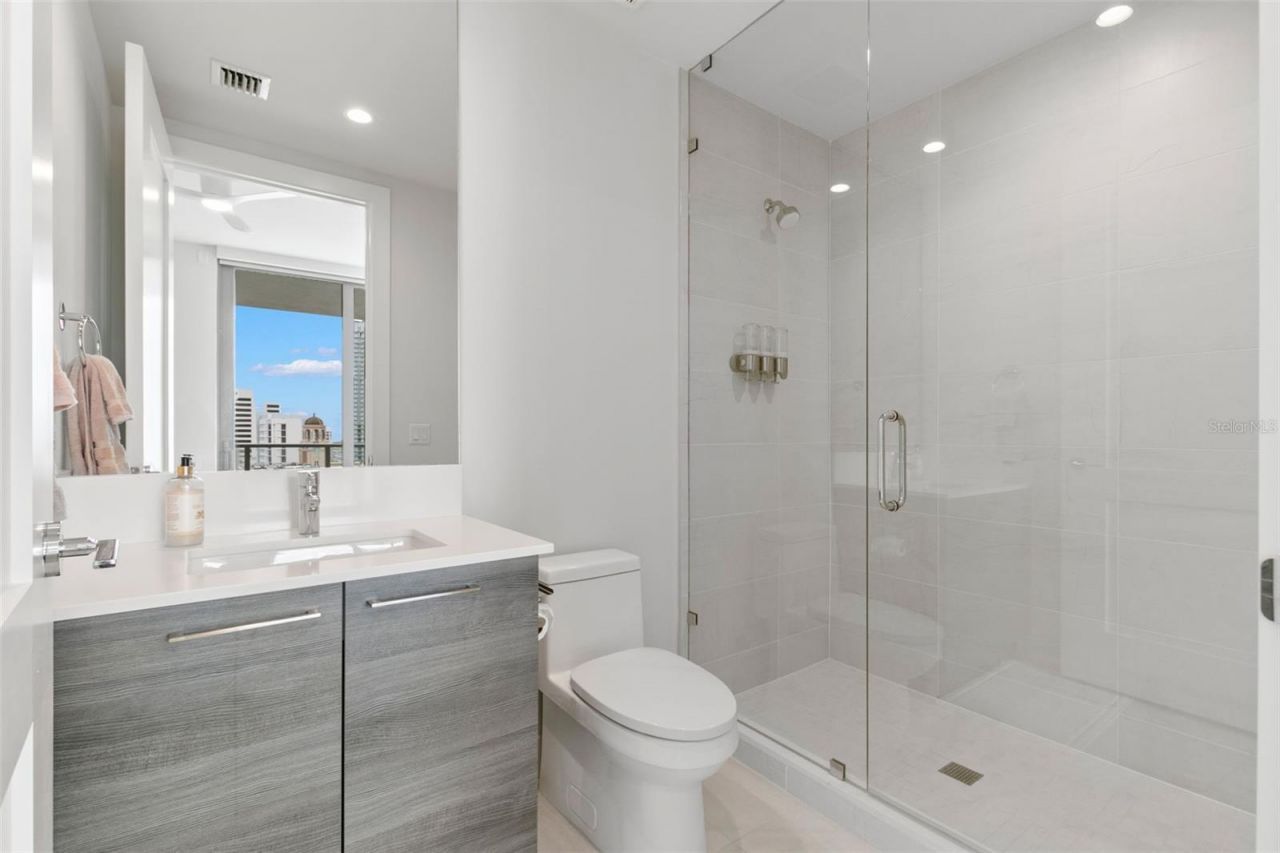 301 1st Street S, Unit 1204, Saint Petersburg, FL 33701 Photo