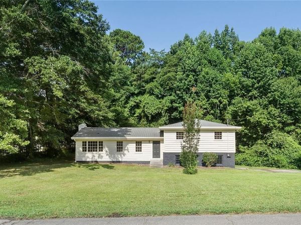 5525 Oak Grove Drive , Acworth, GA 30102