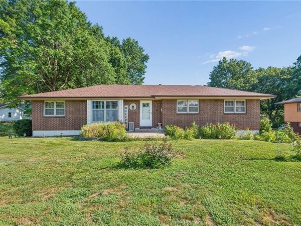 1504 NE 76 Street, Gladstone, MO 64118