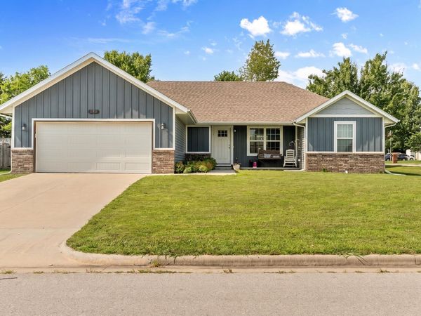 115 E Seminole Street , Strafford, MO 65757