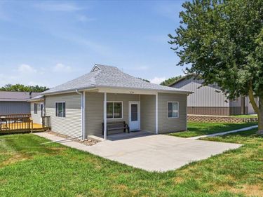 204 N EAST Street, HENDERSON, IA 51541