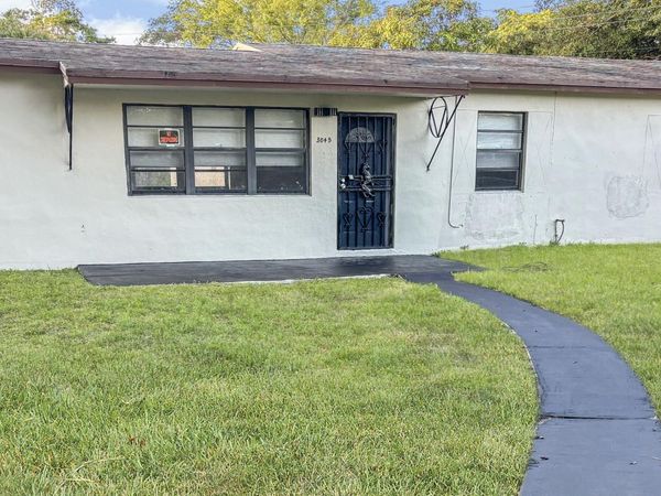3045 NW 68th Street NW, Miami, FL 33147