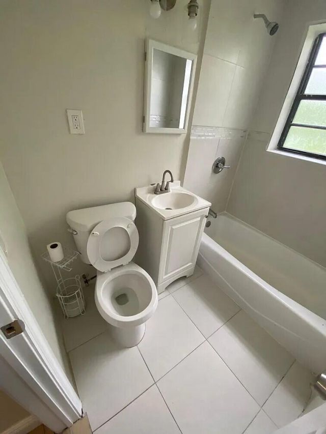 3045 NW 68th Street Nw, Miami, FL 33147 Photo