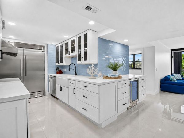 5600 N Flagler Drive, Unit 207, West Palm Beach, FL 33407