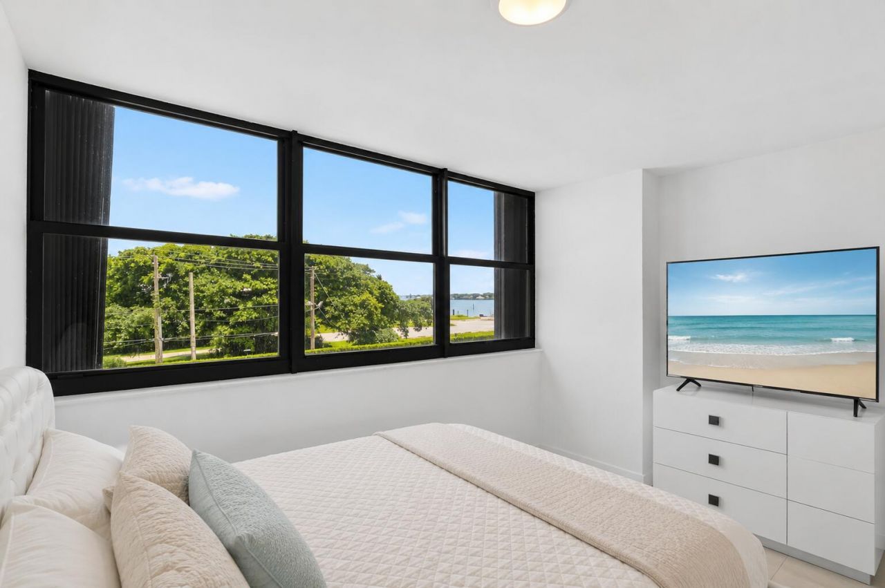 5600 N Flagler Drive, Unit 207, West Palm Beach, FL 33407 Photo
