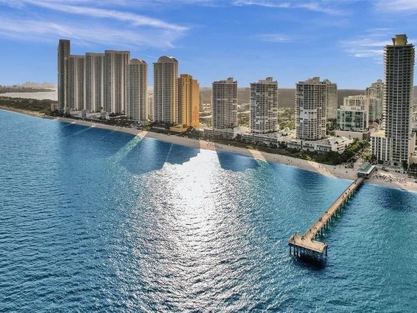 16425 Collins Avenue, Unit 818, Sunny Isles Beach, FL 33160