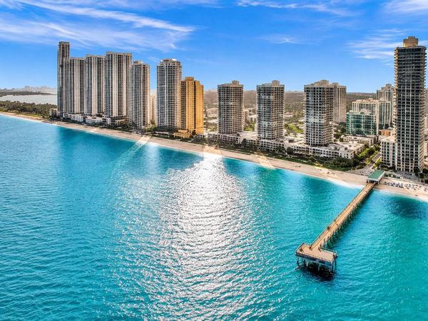 16425 Collins Avenue, Unit 818, Sunny Isles Beach, FL 33160