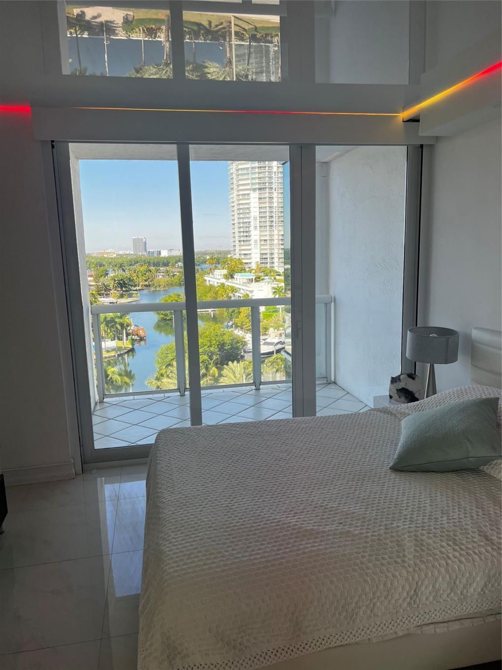 16425 Collins Avenue, Unit 818, Sunny Isles Beach, FL 33160 Photo