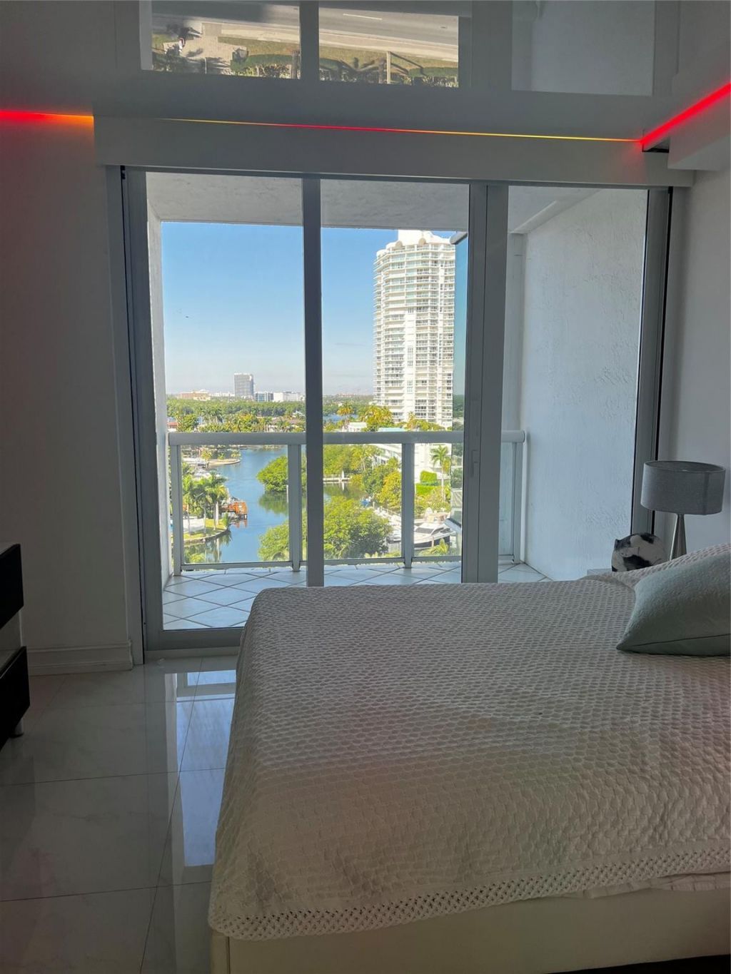 16425 Collins Avenue, Unit 818, Sunny Isles Beach, FL 33160 Photo