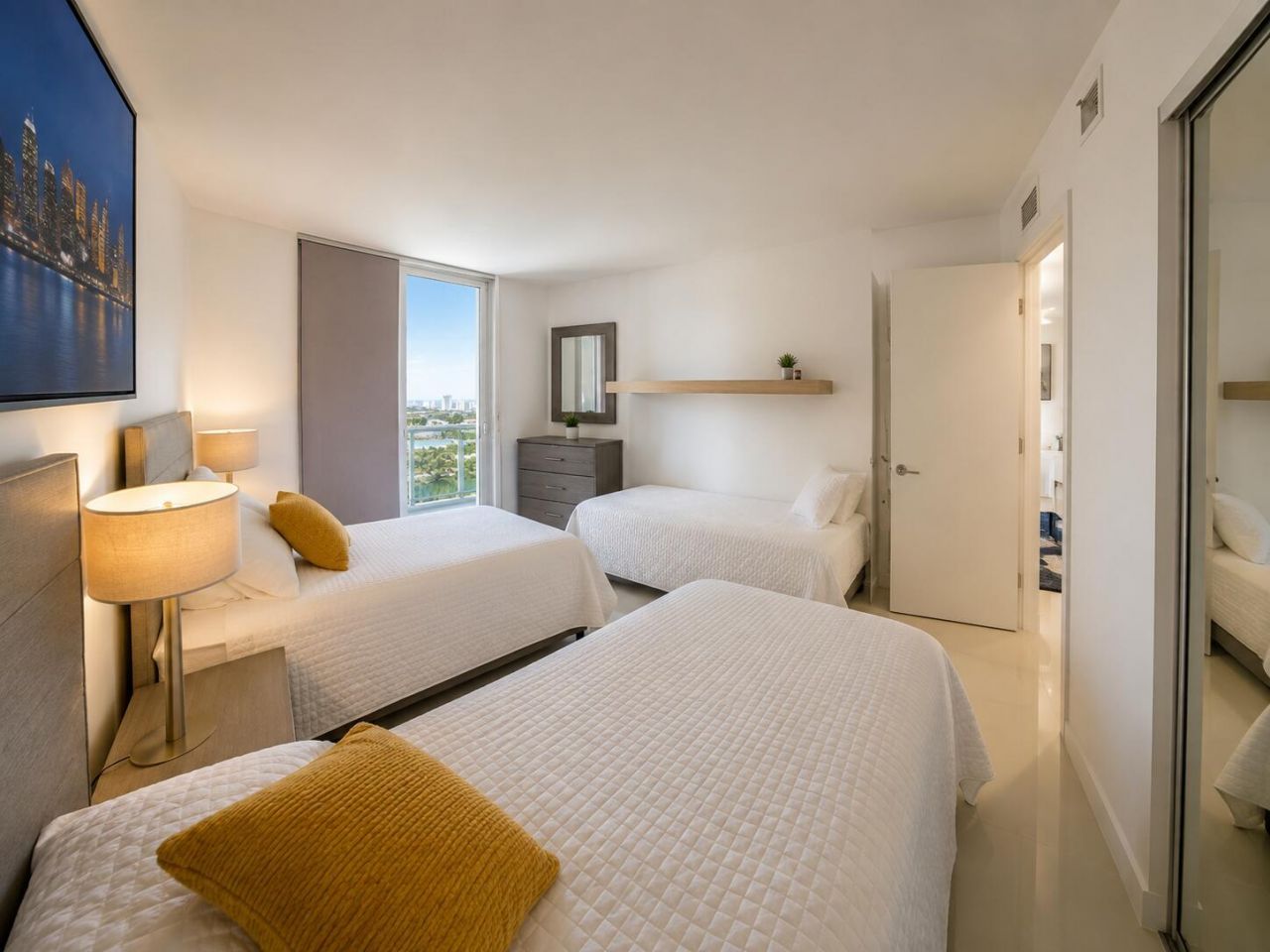 16425 Collins Avenue, Unit 818, Sunny Isles Beach, FL 33160 Photo