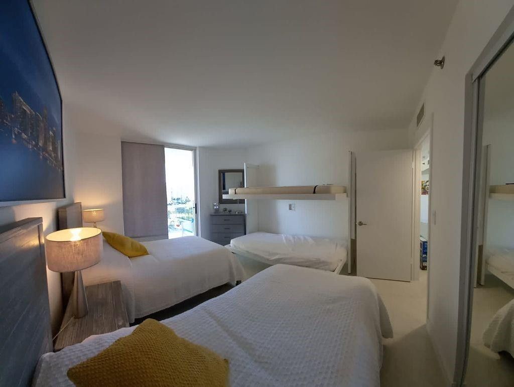 16425 Collins Avenue, Unit 818, Sunny Isles Beach, FL 33160 Photo
