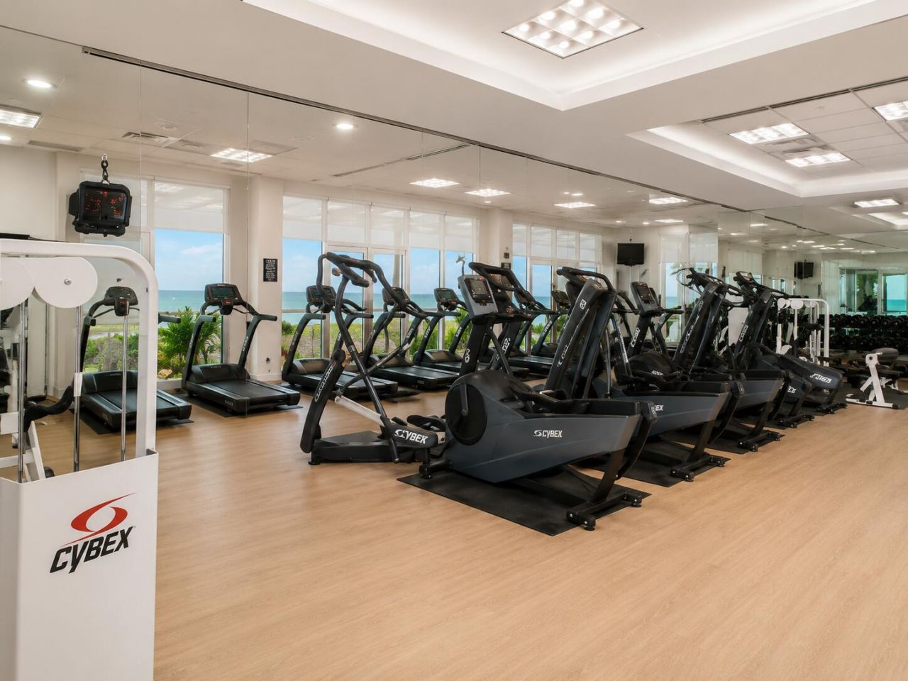 16425 Collins Avenue, Unit 818, Sunny Isles Beach, FL 33160 Photo