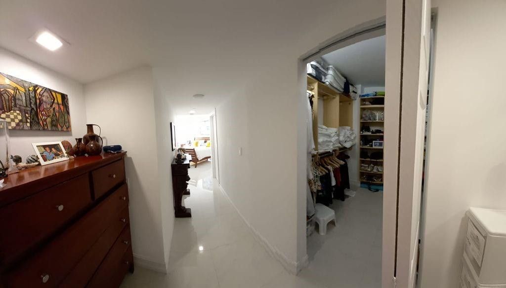 16425 Collins Avenue, Unit 818, Sunny Isles Beach, FL 33160 Photo