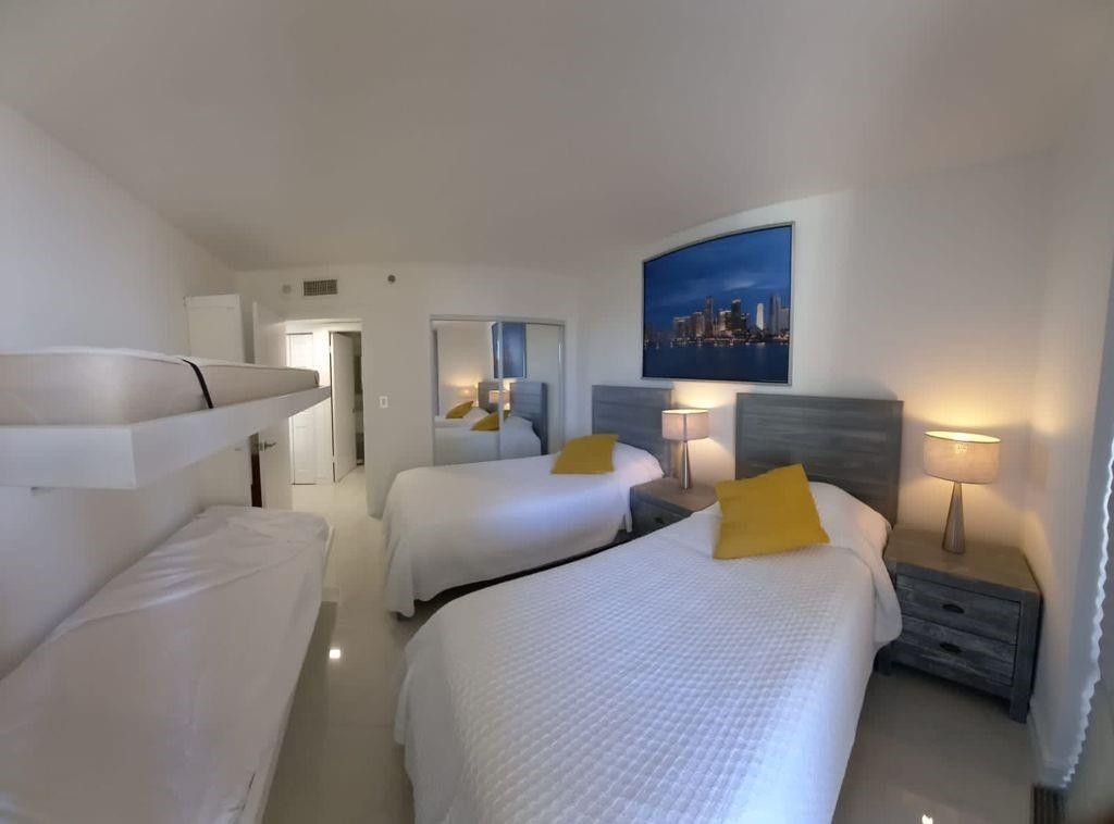 16425 Collins Avenue, Unit 818, Sunny Isles Beach, FL 33160 Photo