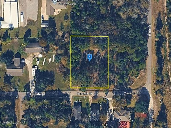 1110 Taranto Street, Waveland, MS 39576