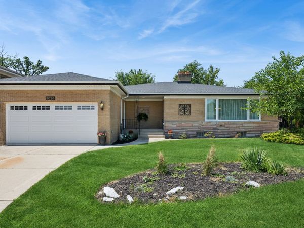 5626 N Kerbs Avenue , Chicago, IL 60646