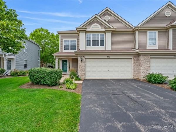 596 Yorkshire Lane , Pingree Grove, IL 60140