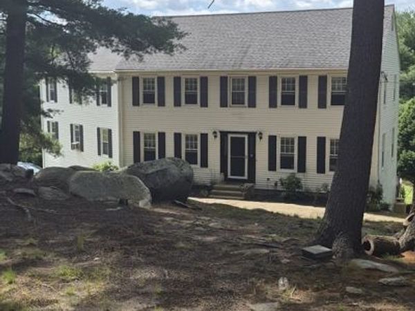 9 South Street, Upton, MA 01568