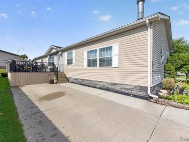 2858 Boulder Ridge Trail, Highland Twp, MI 48380