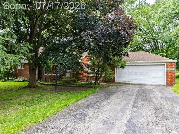 5511 Wright Drive, Troy, MI 48098