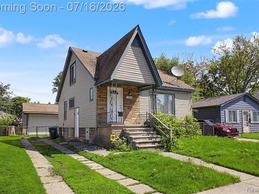 1301 E Muir Ave., Hazel Park, MI 48030