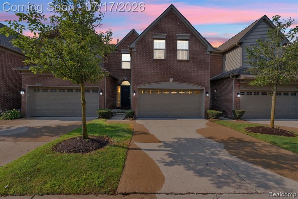 41101 N Maplewood Drive, Canton, MI 48187 Main Photo