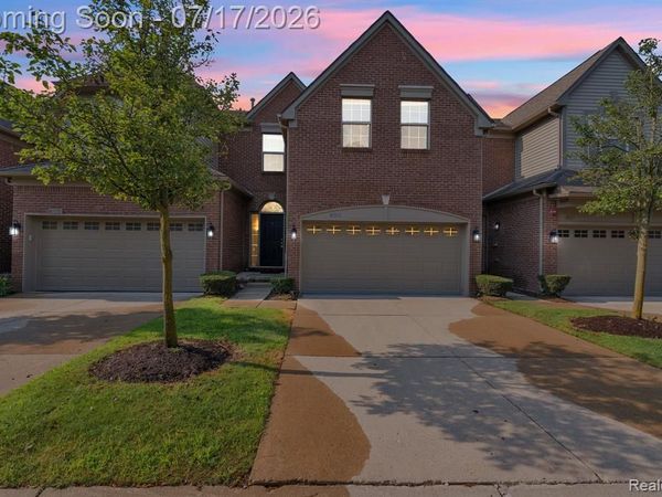 41101 N Maplewood Drive, CANTON, MI 48187