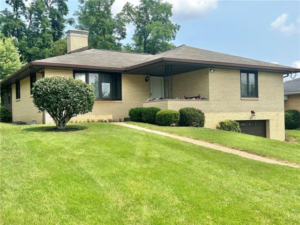 1873 Virginia Via , Washington, PA 15301