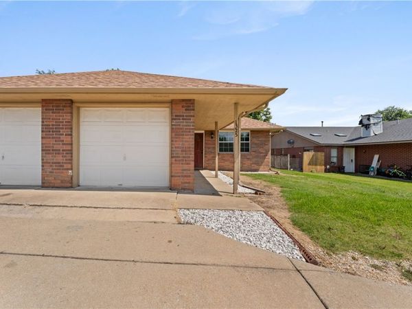 1325-1327 W New Hope Road , Rogers, AR 72758